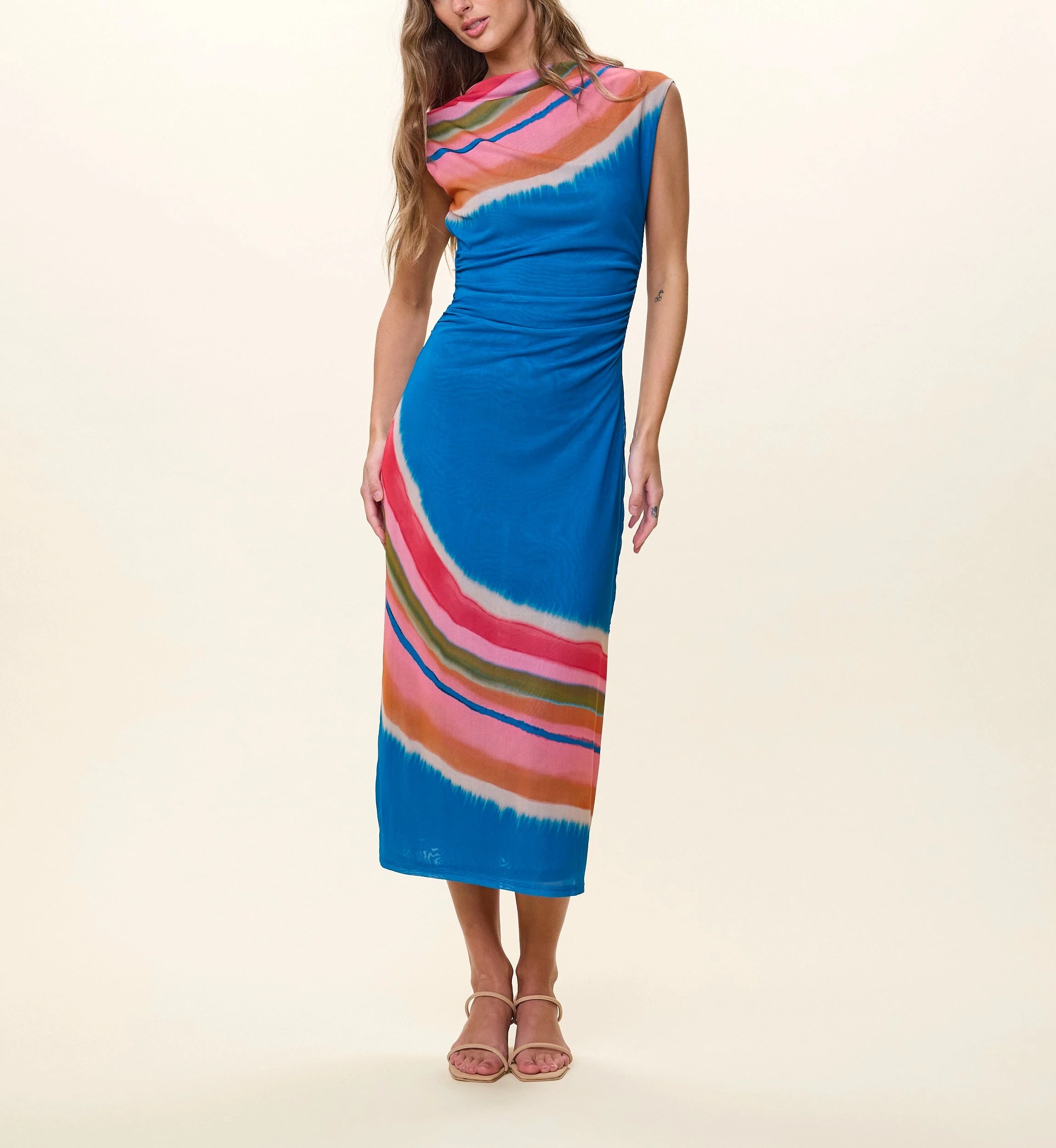 cleobella carson midi dress The Cleobella Carson Midi Dress is crafted from 100%